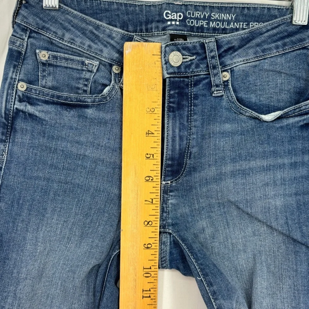 Gap Womens Size 2 Curvy Skinny Jeans Faded Blue Wash Five Pocket Distressed Knee - Picture 6 of 10